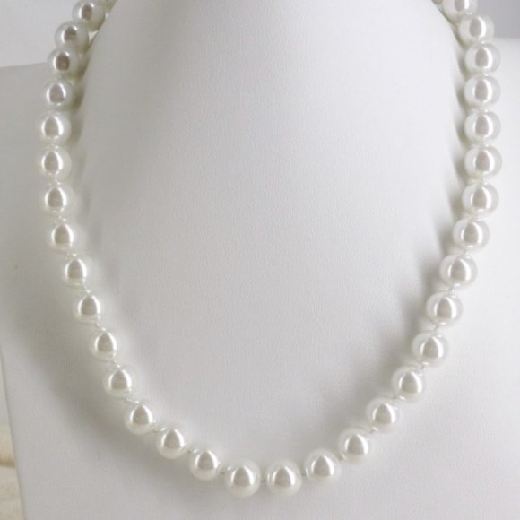 Necklace & Earring Set White 10mm Shell Pearls Hand Knotted 18" NWOT M536 - Picture 2 of 6